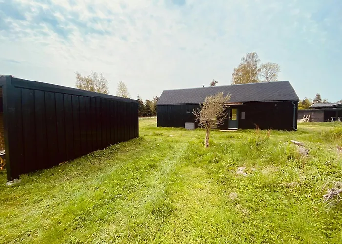 Charming Near The Дом отдыха